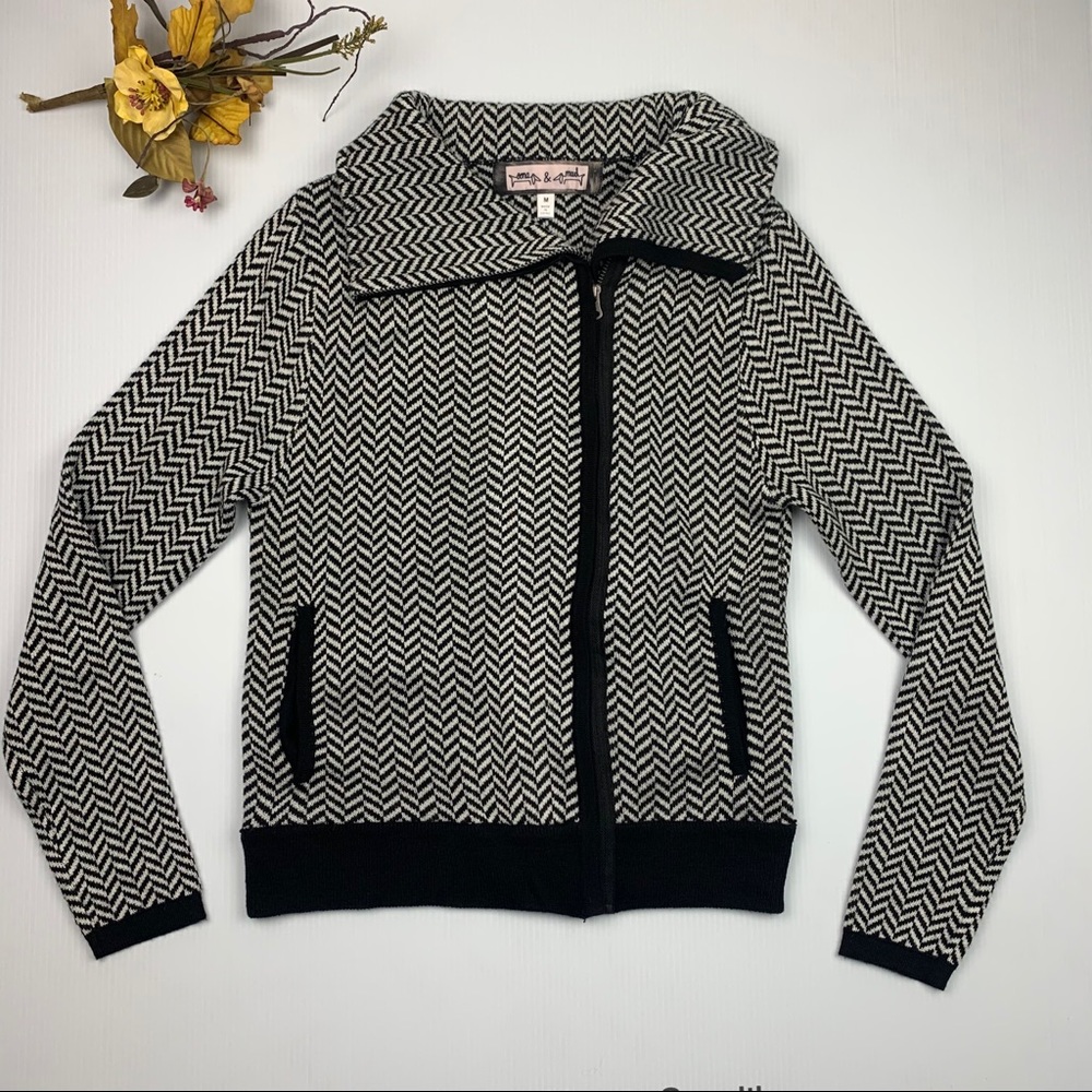 Oona & Maud Medium Asymmetrical Zippered Sweater
